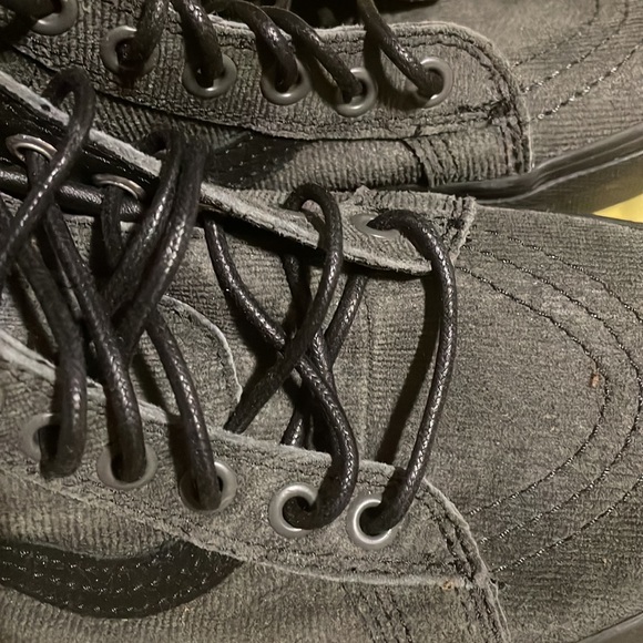 Black Vans with leather laces - Picture 7 of 7